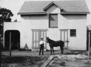 1902~ Harry Perry, Barn at 801 Elm St, New Haven.jpg