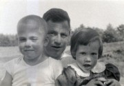 1957-05-30 05 Carl, Jack & Judy, Sudbury MA.jpg