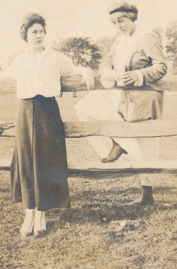 1916 16 Doris & Queen Curry, Staten Island.jpg