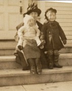 1924-02 2 Diane (1 year), Mother & Jack.jpg