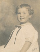 1925-11~ Diane cut off a lot of her hair the day before this picture was taken.jpg