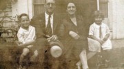 1927-08 Jack, Dad, Gram, Diane - 'so much of Horace we could not get him all in'.jpg