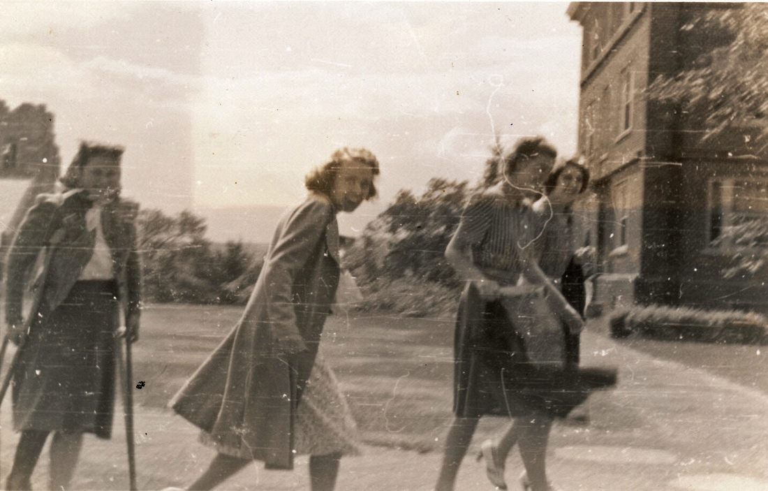 1939-07 Diane, Crow, Shirley & Ruby, Northfield Conference MA.jpg