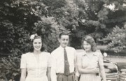 1942-08 1 Mary Razee, Charlie Razee & Diane, weekend of fun.jpg
