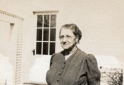 1943-02-25~ 2 Gram (Liz), 5 Alden Rd, Wellesley MA.jpg