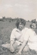 1943-06 Diane & Virginia Potter, Colby Jr College.jpg