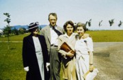 1943-06-14 4 Liz, Ped, Diane & Doris Perry; Diane graduation, Colby Jr College, New London NH.jpg
