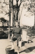 1944-06 Jinny Potter (stop off in Rochester), her summer place, Hilton Beach, Lake Ontario.jpg
