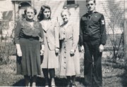 1945-04-07 3 Gram (Liz), Diane, Coz Bess & George Razee, New Haven CT.jpg