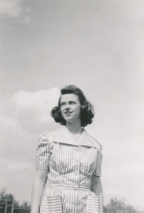 1945-05~ 7 Jinny graduates, BS Colby Jr College.jpg