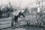 1946-03~ 04 Paul Wheeler, clean-up job.jpg