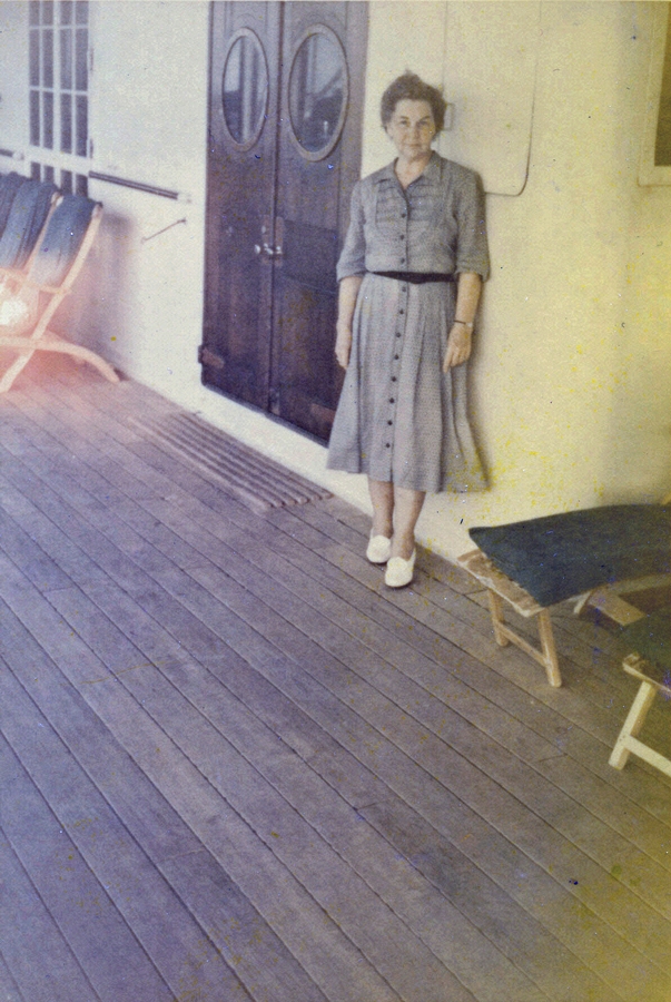 1954-10 2 Doris in Santa Paula cruise ship.jpg