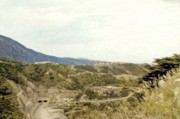 1954-10-08 2 New road cut thru mountains, en route to Caracas, Venezuela.jpg