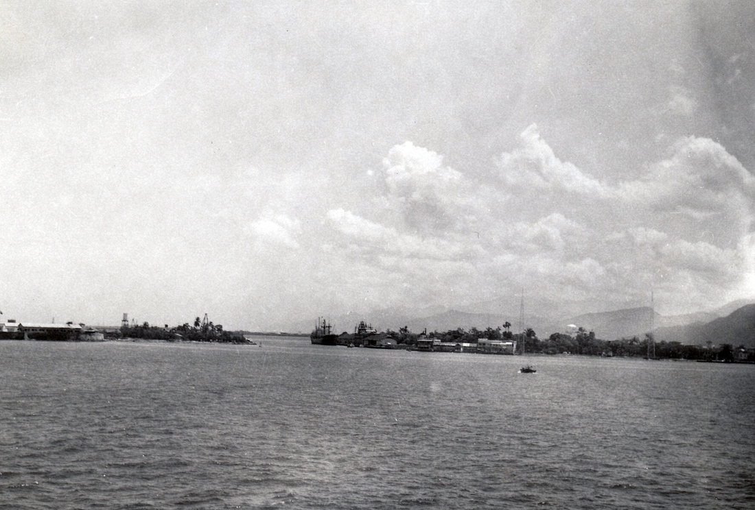 1954-10-09 4 Approaching Cartagena, Colombia.jpg