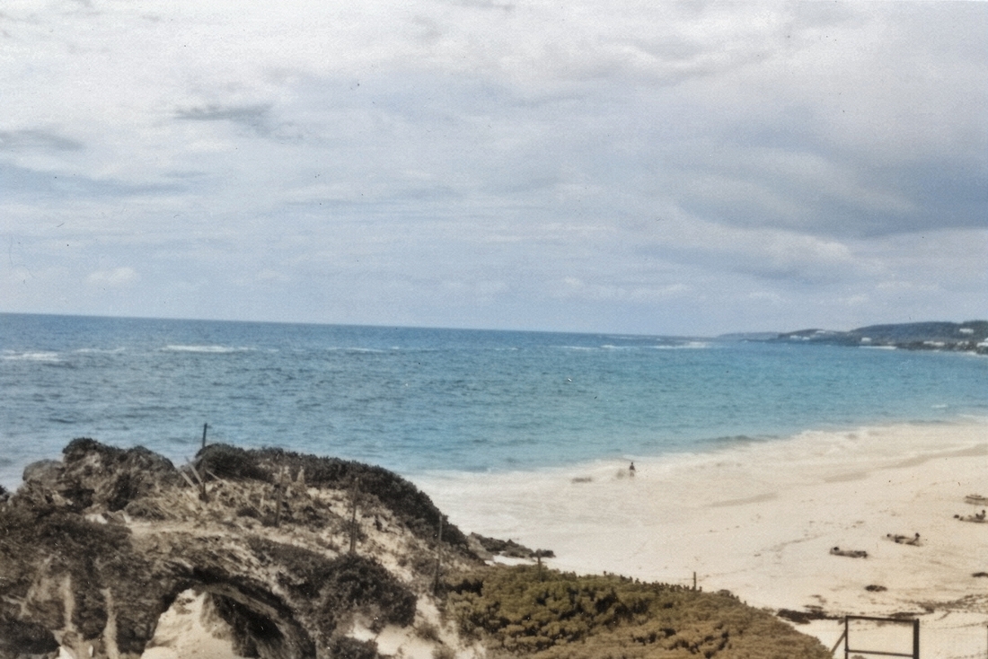 1956-09 17 Beach and natural bridge near Mid Ocean Golf Club, Bermuda.jpg