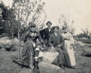1898~ Ped (front), Sarah & Horace, Harry, Liz; Oxford CT.jpg