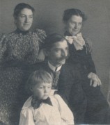 1900~ Liz & Ped Perry, John & Nellie Willmott.jpg