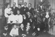 1901-12~ Christmas at Hessleins.jpg