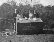 1905~ Frank Andrews, Ethel Baldwin, Bess Frisbie, Edith Blakeslee & Fred Nettleton, Oxford CT.jpg