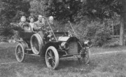 1909-08~ 2 (r) Mrs Brooks, Louise, Liz Perry; (f) John Perry, Mr Brooks - 'our first Reo', C6745.jpg