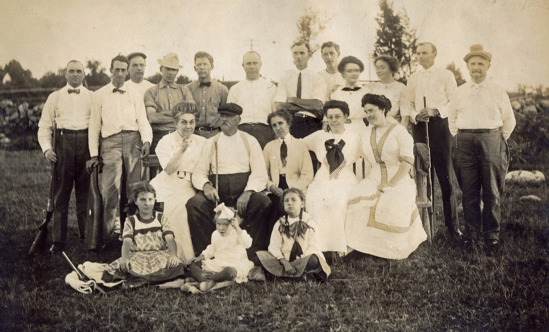 1910~ Family Gathering, Oxford CT.jpg