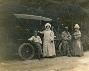 1910~ Ped, Elizabeth, John & Jennie.jpg