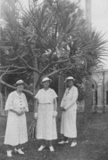 1937-02 Katie Johnson, Liz Perry & Nina Williams.jpg