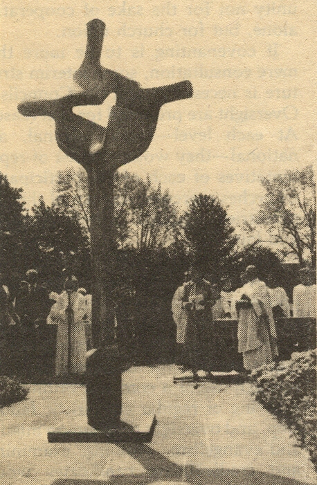 1985-05-12 Dedication of 'The Resurrection Cross' in memory of George C Stevens.jpg