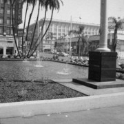 1962-09 4 Court House in background, San Diego CA.jpg