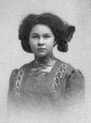 1910 1 Doris Ostrom Woodbury (16 yr).jpg