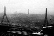 2005-11-30 Zakim Bridge and Bunker Hill Monument from Morgan's apartment.jpg