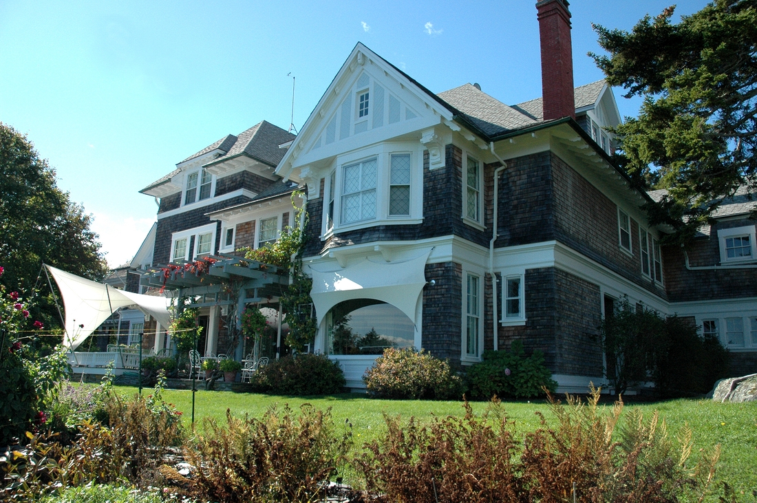 2006-09-30 3 Rothschild Cottage, Islesboro, ME.JPG.jpg