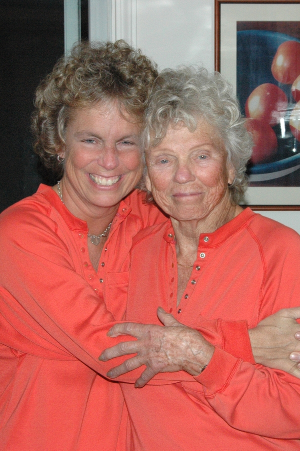 2006-10-28 Christy and Mom.jpg
