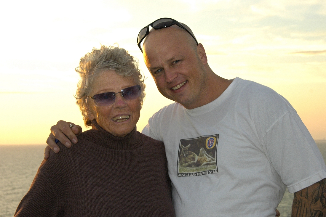 2007-09-22 21 Mom and Brian in Truro.jpg