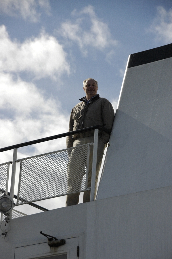 2007-10-15 3 Pete on the ferry.JPG
