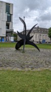 2022-05-30 191 Alexander Calder, Cactus Provisoire; Trinity College, Dublin.jpg