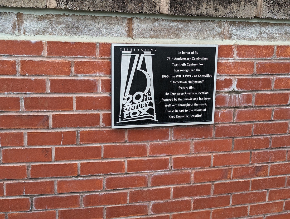 2023-04-23 45 Tennessee River walk, Knoxville TN.jpg