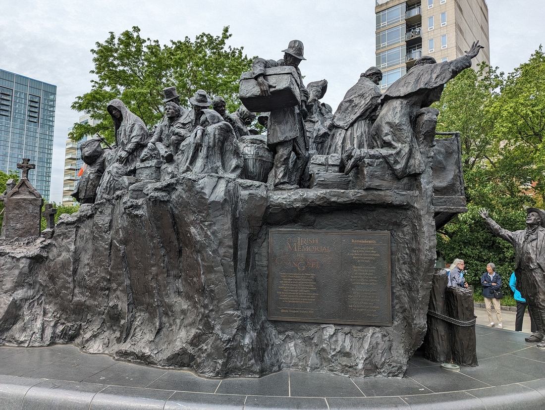 2023-05-09 08495 The Irish Memorial by Glenna Goodacre (2002), Philadelphia.jpg