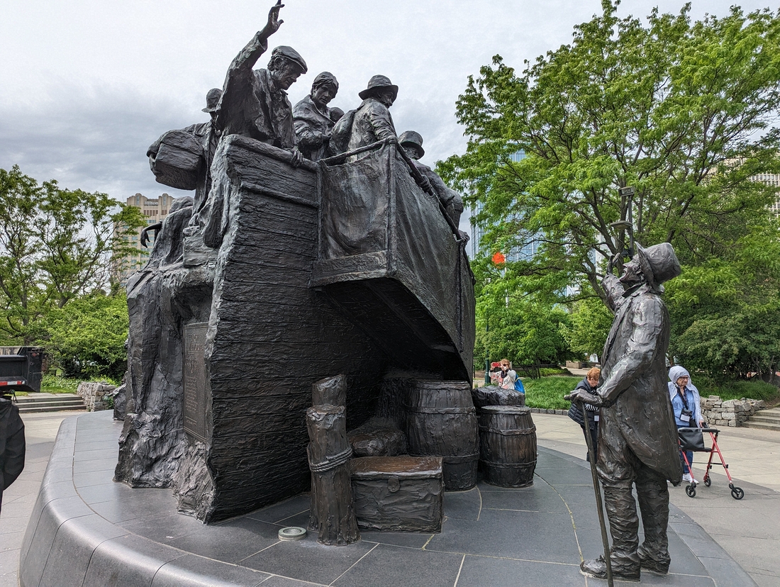 2023-05-09 08497 The Irish Memorial by Glenna Goodacre (2002), Philadelphia.jpg