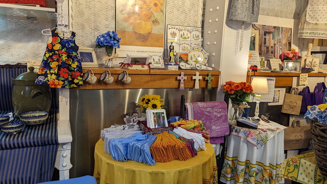 2023-05-09 249 Contessa's French Linens, Reading Terminal Market, Philadelphia.jpg