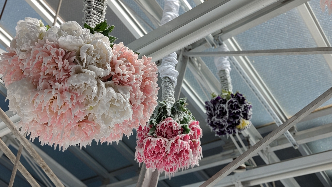 2023-05-09 354 Hanging Sculptures (2021), Petah Coyne; PAFA, Philadelphia.jpg