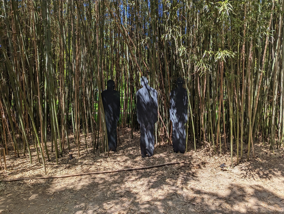 2023-05-10 149 Erotica Tropicalis (2005), Seward Johnson; Grounds for Sculpture, Hamilton NJ.jpg